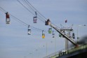 Koelner Seilbahn Gondel blieb haengen Koeln Linksrheinisch P549